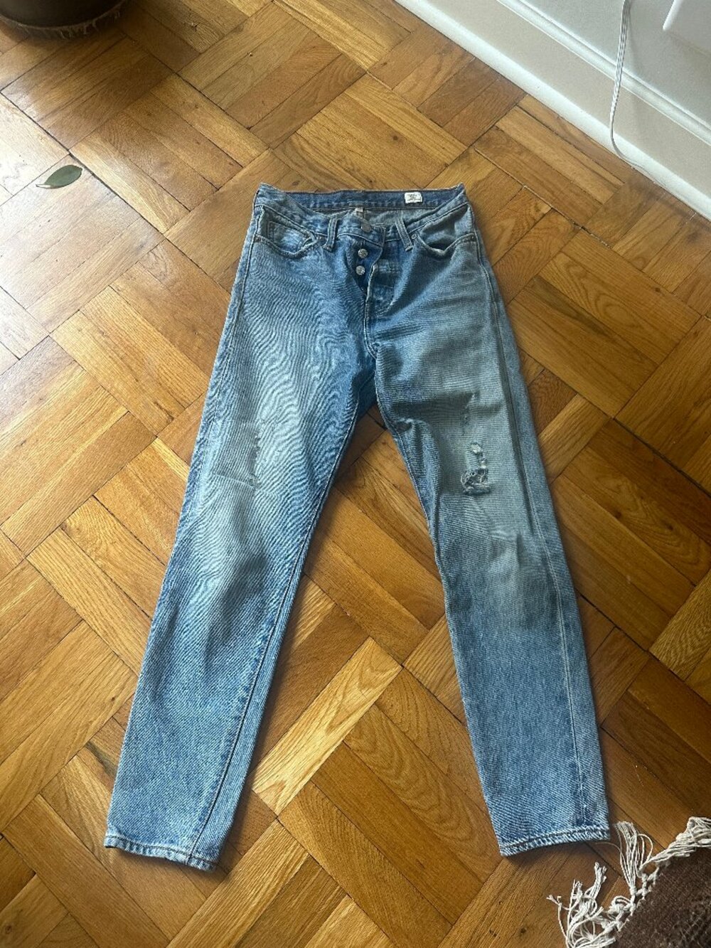 VINTAGE Levis Cropped Jean - SIZE 25 - Picture 3 of 3